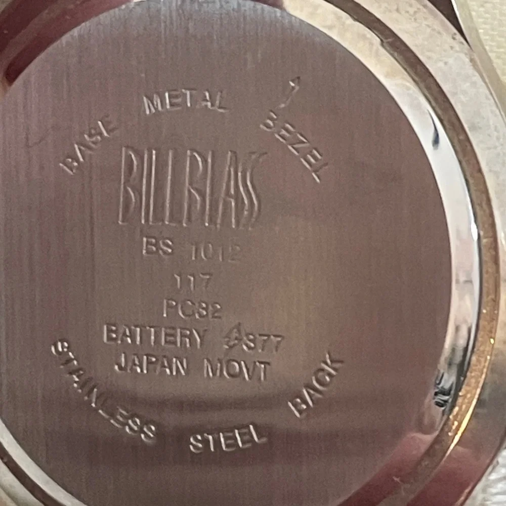 bill blass Silver Stainless Steel Watch Caseback Size 7, face 1.75 Need Battery
